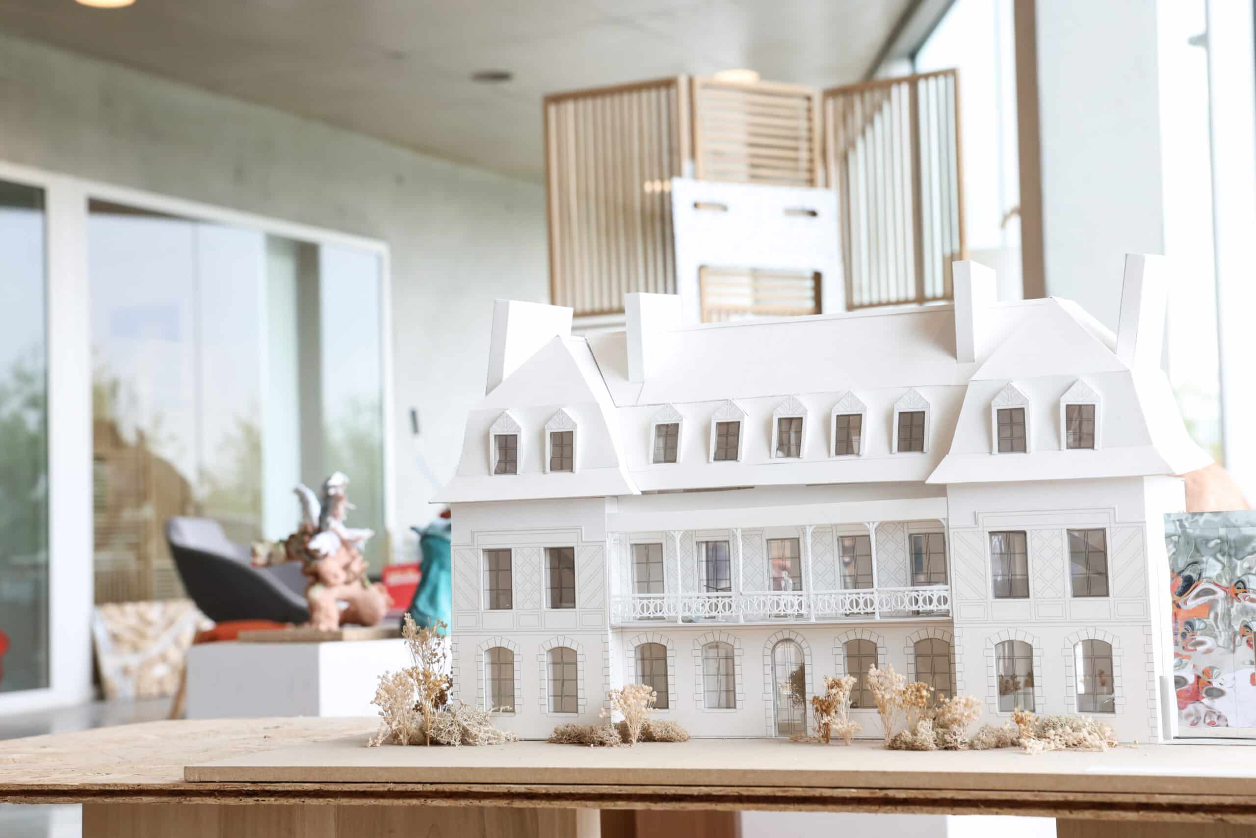 Maquette d’un bâtiment réalisée par un étudiant en architecture d’intérieur à l’IFFDEC Rennes.