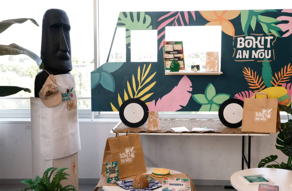 Stand de présentation de projet de fin d’année – Design Graphique 3e année à l’IFFDEC