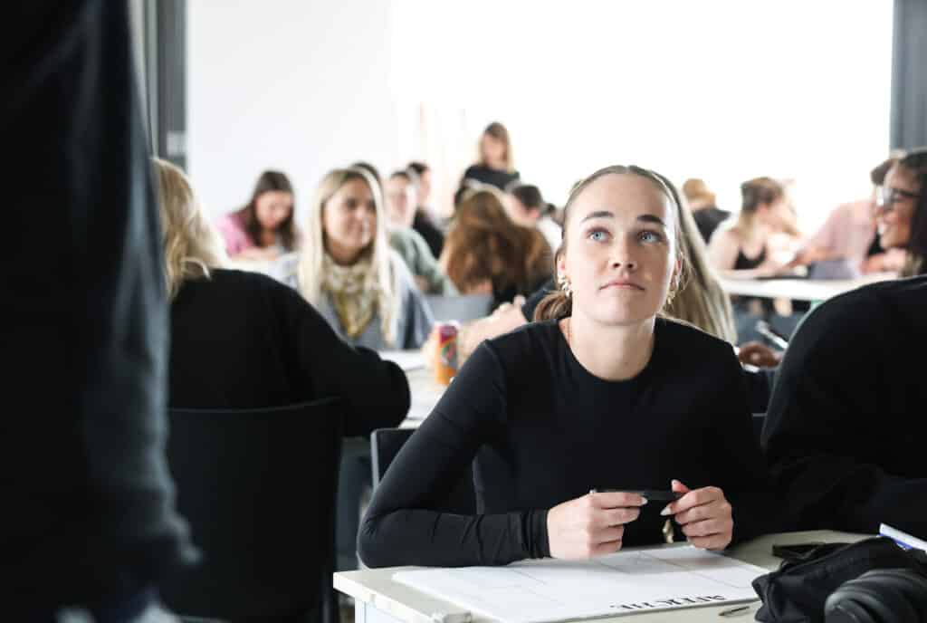 étudiante en cours