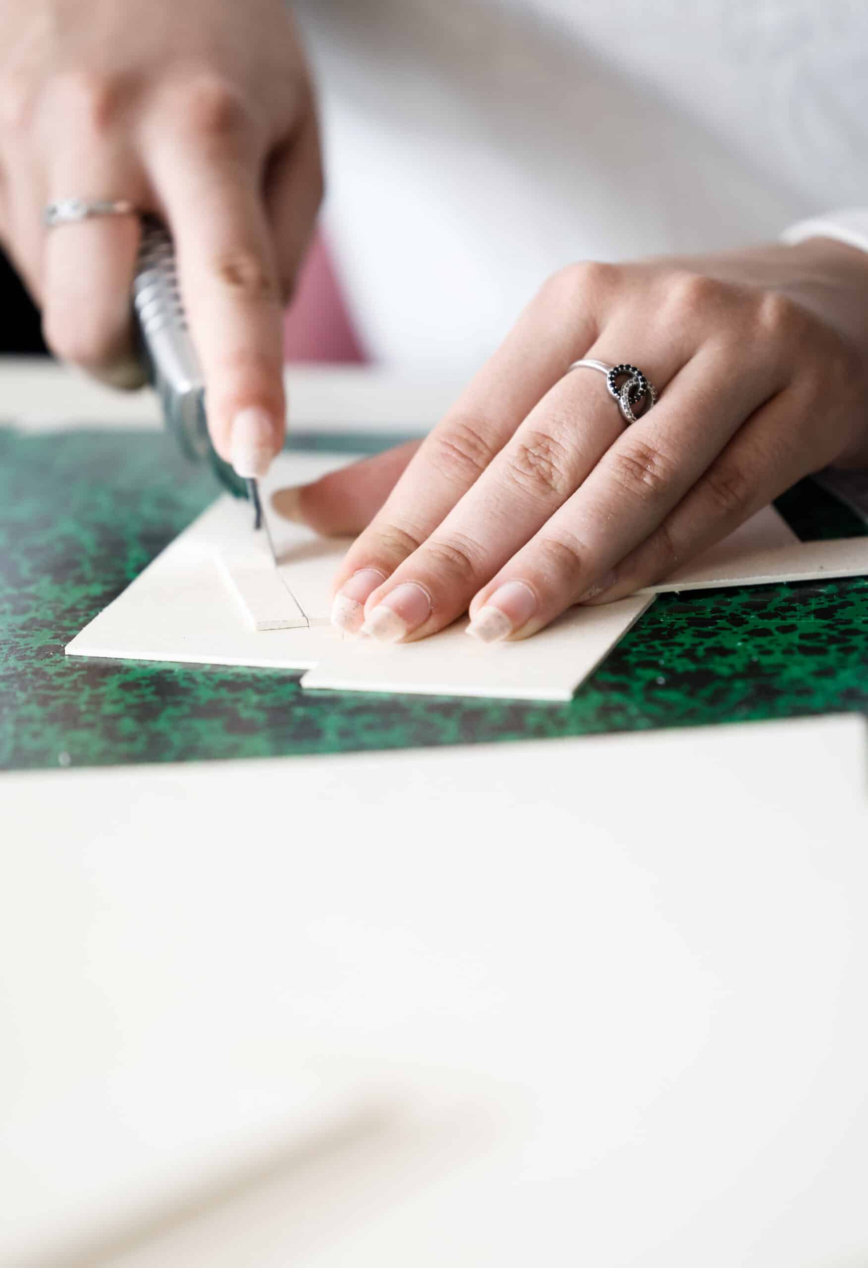 découp arts appliqués main